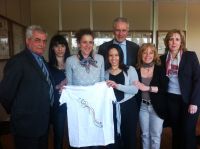 Il presidente Fattorini con la maglia dell'evento